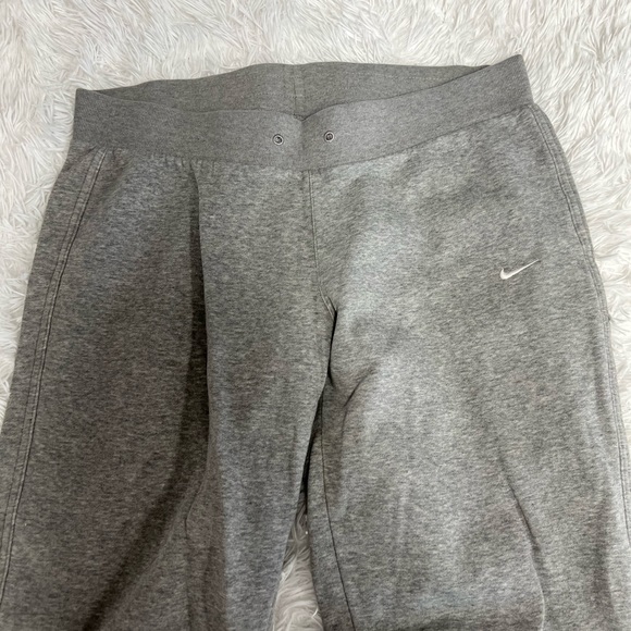 NIKE Women’s Sweatpants - Picture 4 of 4